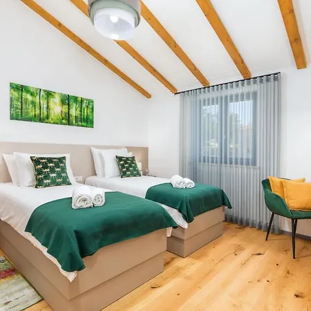 Nodus Villa *