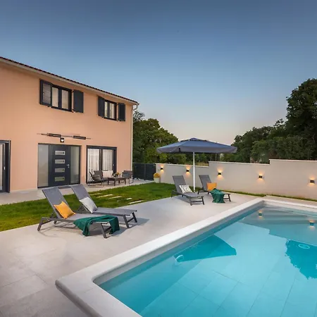 Nodus Villa *