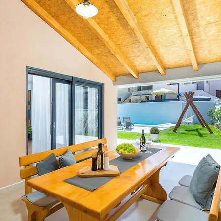 Nodus Villa *