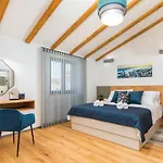 Nodus Villa *